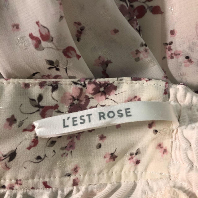 L'EST ROSE(レストローズ)のL'EST ROSE フリルスカート　花柄　ラメ　サマンサタバサ♡ レディースのスカート(ひざ丈スカート)の商品写真