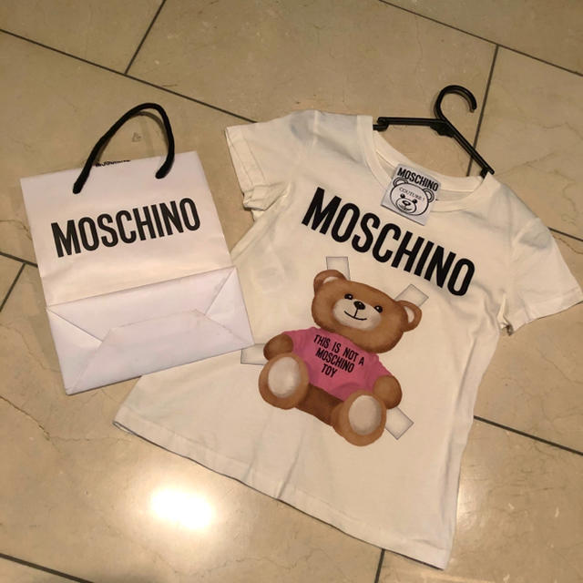 MOSCHINO(モスキーノ)の美品　モスキーノ　moschino Tシャツ　クマ レディースのトップス(Tシャツ(半袖/袖なし))の商品写真