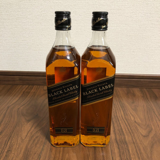 ウイスキー 2本　JOHNNIE WALKER BRACK LABEL 食品/飲料/酒の酒(ウイスキー)の商品写真