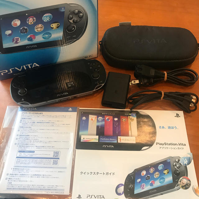 PSVITA PCH-1000 トラベルポーチ・メモリーカード16GB付ゲームソフト/ゲーム機本体