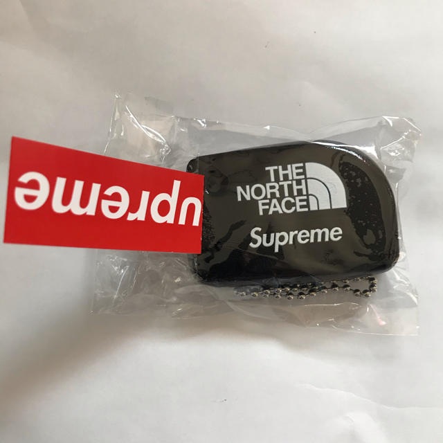 Supreme(シュプリーム)のsupreme TNF Floating Keychain black 新品 メンズのファッション小物(キーホルダー)の商品写真