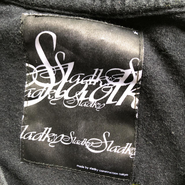 SLADKY(スラドキー)のスラドキーダメージ加工穴あきプリントTシャツ レディースのトップス(Tシャツ(半袖/袖なし))の商品写真