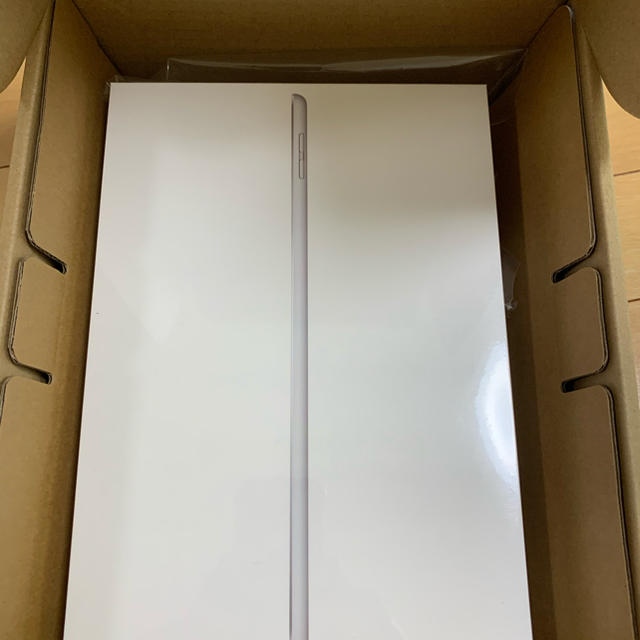 iPad 第7世代 Wi-Fiモデル 10.2インチ 32GB シルバー - タブレット
