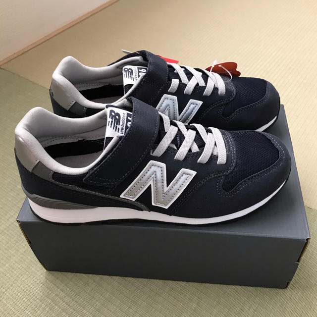 New Balance(ニューバランス)のニューバランス　キッズスニーカー　24.0 ネイビー キッズ/ベビー/マタニティのキッズ靴/シューズ(15cm~)(スニーカー)の商品写真