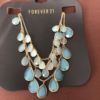 フォーエバートゥエンティーワン(FOREVER 21)のFOREVER21のグリーン系三連ネックレス★ミント(ネックレス)