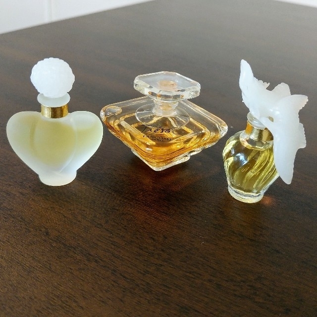 NINA RICCI(ニナリッチ)の【値下げ！】NINA RICCI　LANCOME　香水　小瓶　3個セット コスメ/美容の香水(香水(女性用))の商品写真