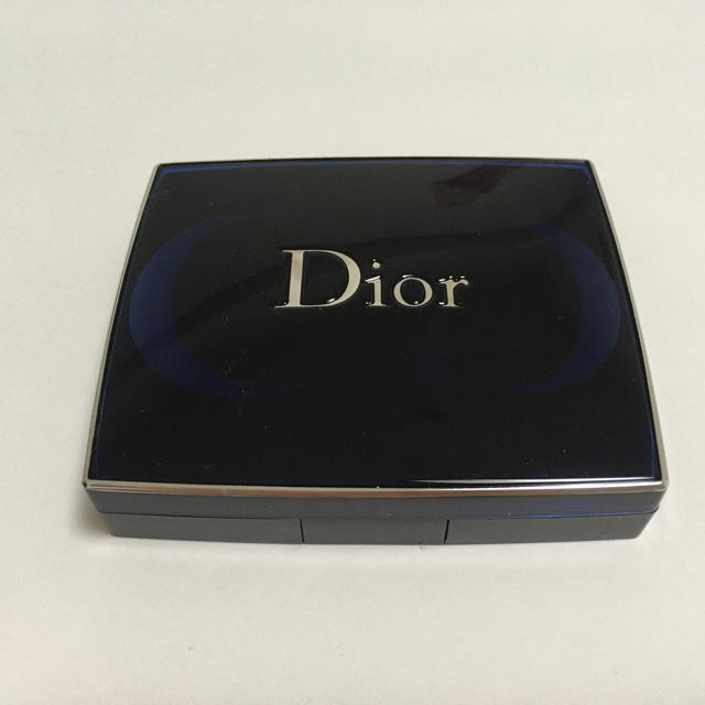 Christian Dior(クリスチャンディオール)のディオール DIOR■限定品 5色アイシャドウパレット■サンク クルール  コスメ/美容のベースメイク/化粧品(アイシャドウ)の商品写真