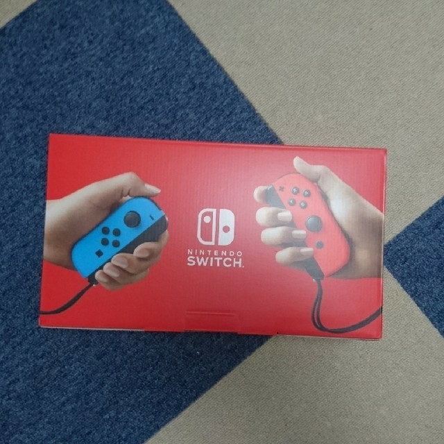 新品未開封！Nintendo Switch ブルー/レッド