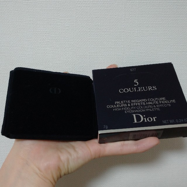 Dior(ディオール)のりん様専用 Dior アイシャドウ サンク クルール 677 ピプノタイズ コスメ/美容のベースメイク/化粧品(アイシャドウ)の商品写真