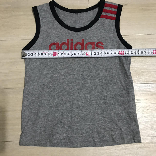 adidas(アディダス)のKIDS アディダス タンクトップ キッズ/ベビー/マタニティのキッズ服男の子用(90cm~)(Tシャツ/カットソー)の商品写真