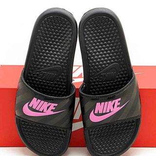 ナイキ(NIKE)のNIKE べナッシ(サンダル)