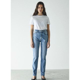 マウジー(moussy)のマウジーMOUSSY PLAIN JEANS STRAIGHT SLIM 24(デニム/ジーンズ)