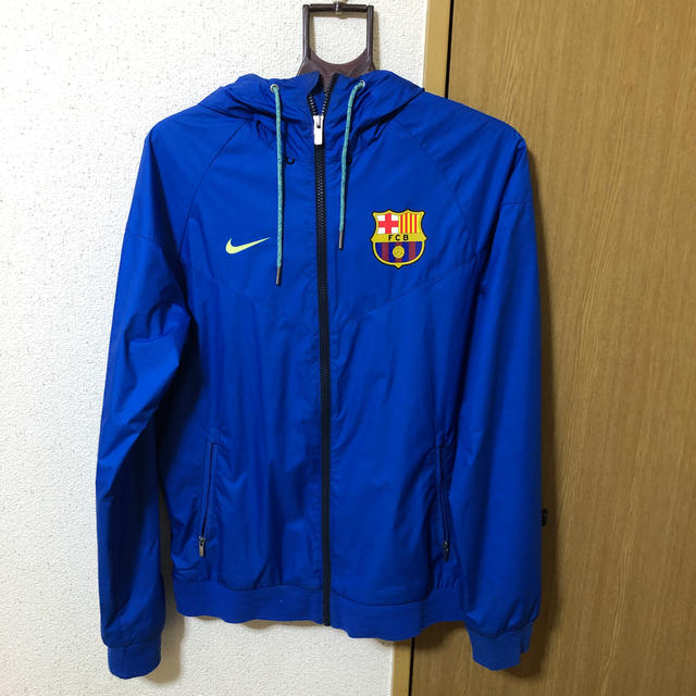 NIKE(ナイキ)のFCバルセロナ　ウィンドブレーカー　NIKE スポーツ/アウトドアのサッカー/フットサル(ウェア)の商品写真