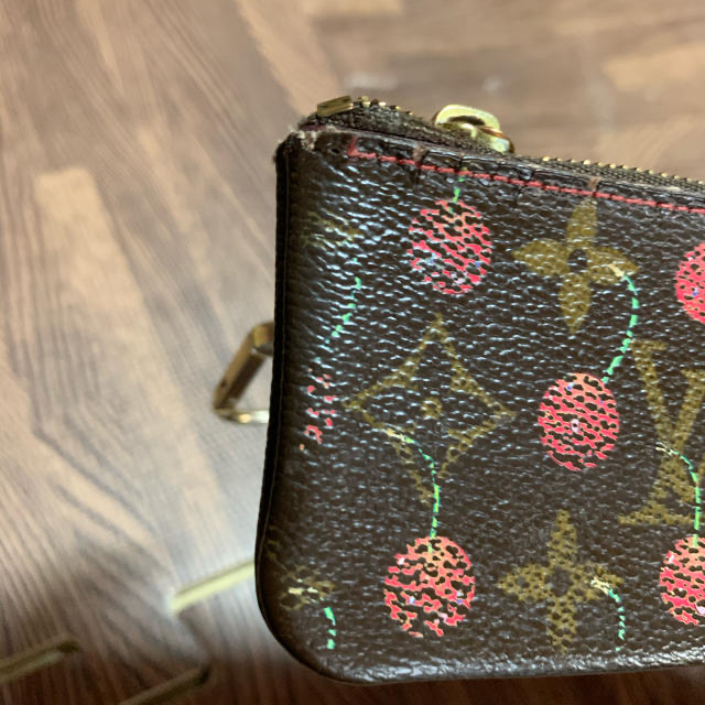 LOUIS VUITTON(ルイヴィトン)のルイヴィトン モノグラム クレ チェリー 限定生産品 レディースのファッション小物(コインケース)の商品写真