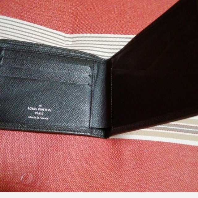 LOUIS VUITTON - ルイヴィトン タイガ 二つ折り財布の通販 by ひまわり
