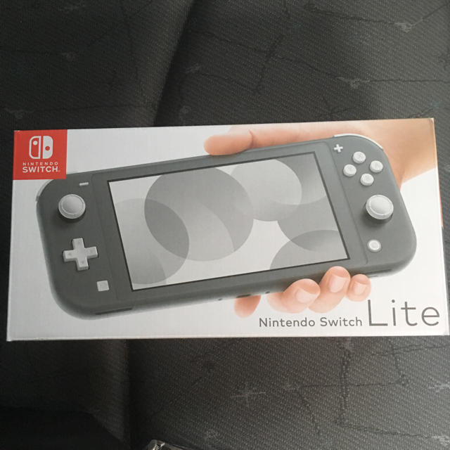 ニンテンドースイッチ　ライト　本体(キャリングケース、画面保護シール付き)