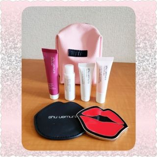 シュウウエムラ(shu uemura)の【新品未使用】シュウウエムラ ポーチ付き美容セット 7点(美容液)