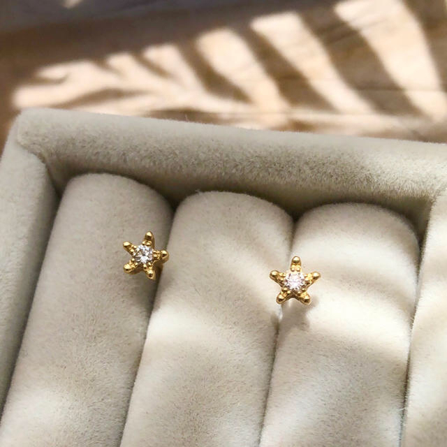 ☆スタージュエリー☆ダイヤモンド星型ピアス K18 STAR JEWERLY ☆スタージュエリー☆ダイヤモンド星型ピアス K18 STAR JEWERLY