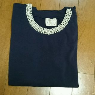 トッコ(tocco)のtocoo♡襟ぐりパールビジュー(カットソー(半袖/袖なし))