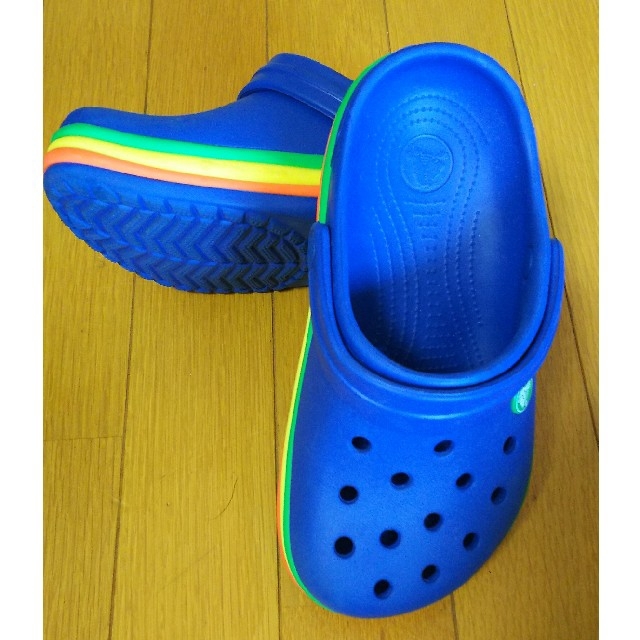 crocs(クロックス)のクロックス サンダルジュニア サイズ Sサイズ キッズ/ベビー/マタニティのキッズ靴/シューズ(15cm~)(サンダル)の商品写真