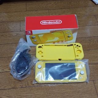 ニンテンドウ(任天堂)のNintendo SwitchLite　イエロー(携帯用ゲーム機本体)