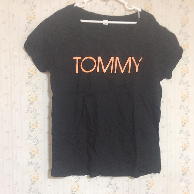 TOMMY HILFIGER(トミーヒルフィガー)のTommy♡"ロゴＴシャツ レディースのトップス(Tシャツ(半袖/袖なし))の商品写真