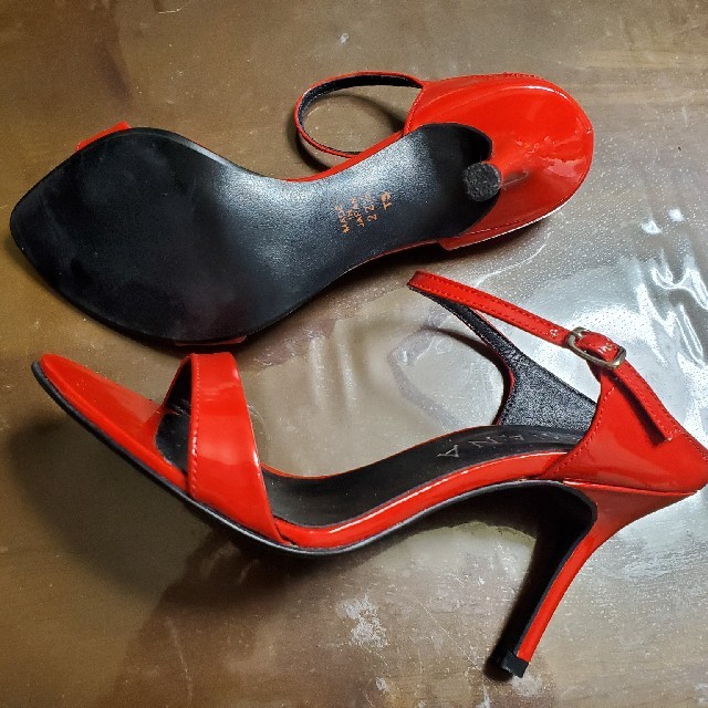 DIANA(ダイアナ)のDIANA赤ミュール レディースの靴/シューズ(ミュール)の商品写真