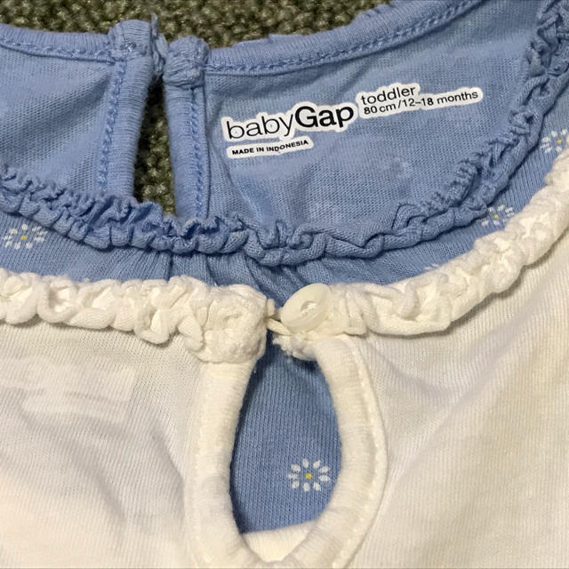 babyGAP(ベビーギャップ)のbaby gap 80cm ノースリーブシャツ　2枚組 キッズ/ベビー/マタニティのベビー服(~85cm)(シャツ/カットソー)の商品写真