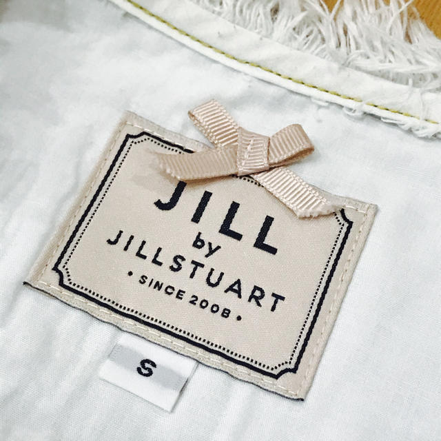 JILL by JILLSTUART(ジルバイジルスチュアート)のノーカラーデニムジャケット レディースのジャケット/アウター(Gジャン/デニムジャケット)の商品写真