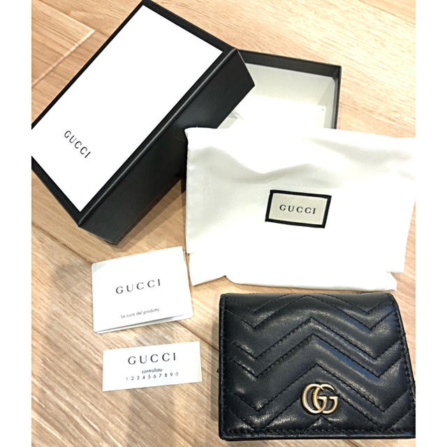 Gucci(グッチ)のGUCCI 二つ折り財布 レディースのファッション小物(財布)の商品写真