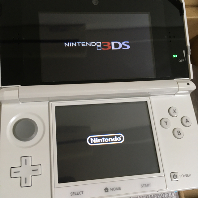 ニンテンドー3DS(ニンテンドー3DS)の3DS 本体　+ ブレイブリーデフォルト セット エンタメ/ホビーのゲームソフト/ゲーム機本体(家庭用ゲーム機本体)の商品写真