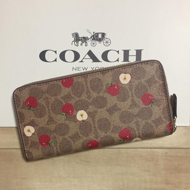 COACH(コーチ)のさーちゃんさま専用 新品 [COACH コーチ] 長財布 りんご柄 アップル レディースのファッション小物(財布)の商品写真