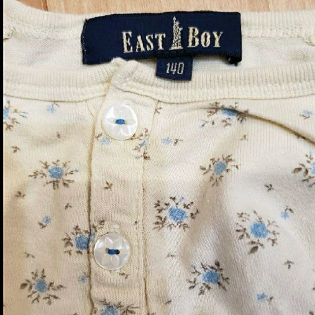 EASTBOY(イーストボーイ)の140 EAST BOY  ボタンつき　Tシャツ トップス キッズ/ベビー/マタニティのキッズ服女の子用(90cm~)(Tシャツ/カットソー)の商品写真