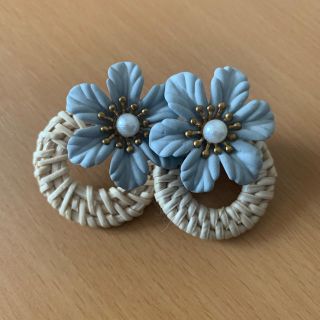 お花　イヤリング　ハンドメイド(イヤリング)