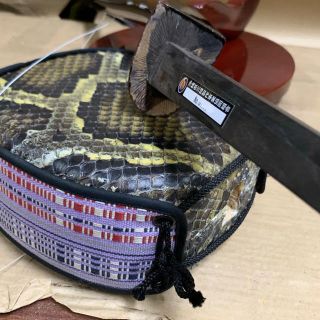 沖縄三線 カミゲン黒木 真壁型 本張り 三線組合シリアルナンバー入