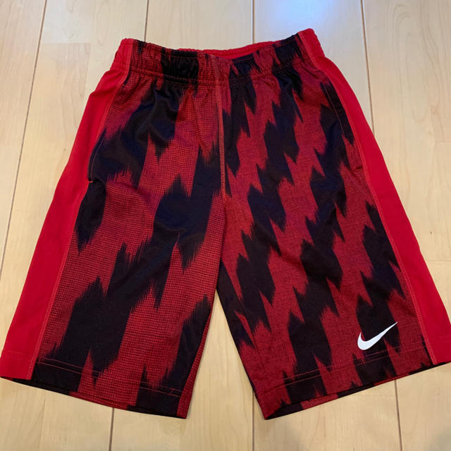 NIKE(ナイキ)のNIKE ハーフパンツ　DRI-FIT  S 140 キッズ/ベビー/マタニティのキッズ服男の子用(90cm~)(その他)の商品写真