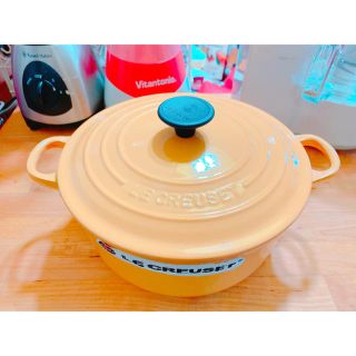 ルクルーゼ(LE CREUSET)の【一度使用美品】ルクルーゼ ココット ロンド 20センチ クリームイエロー(鍋/フライパン)