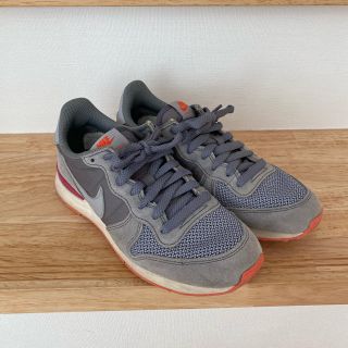 ナイキ(NIKE)のNIKE ナイキ　スニーカー　インターナショナリスト　グレー(スニーカー)