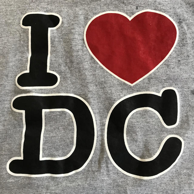 ワシントンDC ロゴ入りTシャツ　Sサイズ（男女兼用） レディースのトップス(Tシャツ(半袖/袖なし))の商品写真