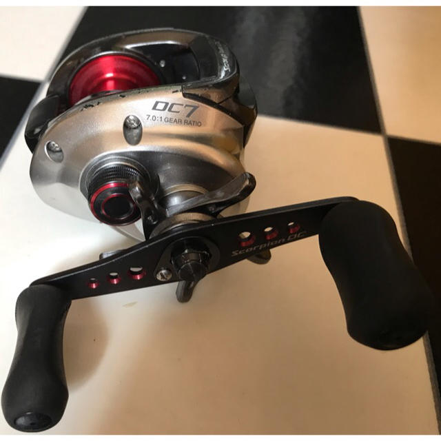 SHIMANO(シマノ)のシマノ　スコーピオンDC7　02706　ベイトリール スポーツ/アウトドアのフィッシング(リール)の商品写真