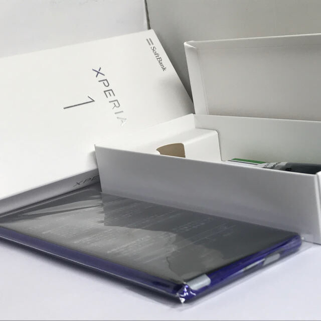 Xperia(エクスペリア)の新品未使用 SIMフリー Xperia1 パープル 802SO  スマホ/家電/カメラのスマートフォン/携帯電話(スマートフォン本体)の商品写真