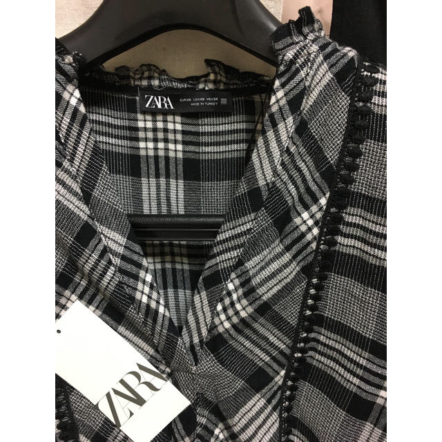 ZARA(ザラ)の★お値下げしました★ZARA膝丈ワンピース レディースのワンピース(その他)の商品写真