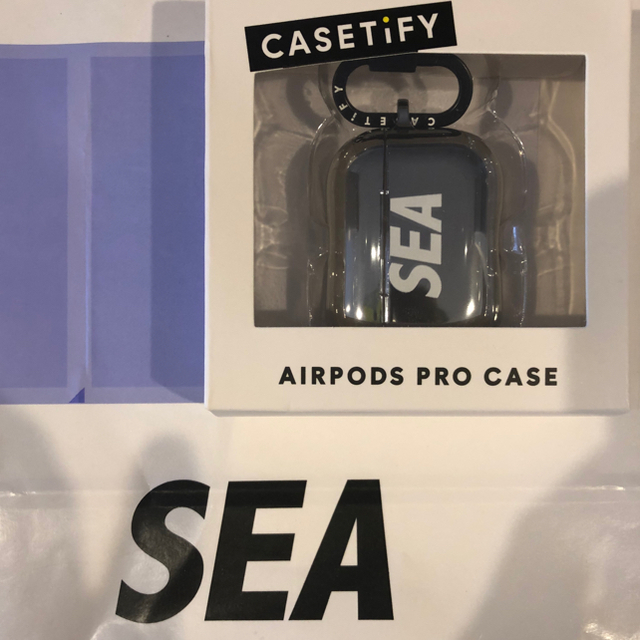 SEA(シー)のCASETiFY × WDS SEA AirPods Pro Case /  スマホ/家電/カメラのスマホアクセサリー(iPhoneケース)の商品写真