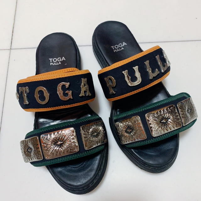 TOGA(トーガ)のTOGA PULLA Metal buckle sandals レディースの靴/シューズ(サンダル)の商品写真