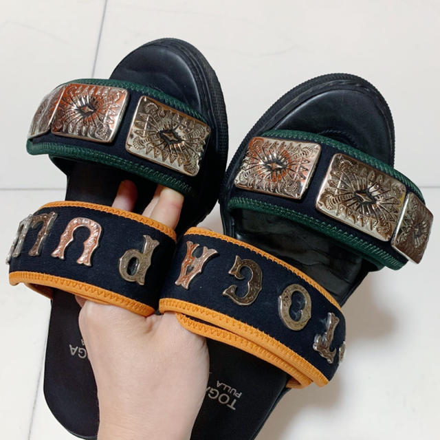 TOGA(トーガ)のTOGA PULLA Metal buckle sandals レディースの靴/シューズ(サンダル)の商品写真