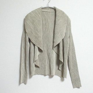 プリーツプリーズイッセイミヤケ(PLEATS PLEASE ISSEY MIYAKE)のSPECCHIO スペッチオ★シャトル プリーツ ショール カーディガン (カーディガン)