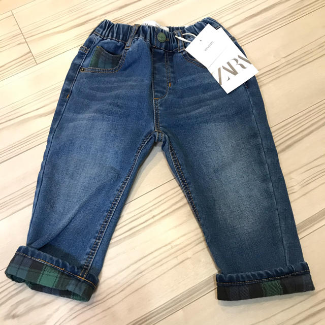 ZARA KIDS(ザラキッズ)の新品未使用！【ZARA BABY】ザラベビー デニムパンツ サイズ90cm キッズ/ベビー/マタニティのキッズ服男の子用(90cm~)(パンツ/スパッツ)の商品写真