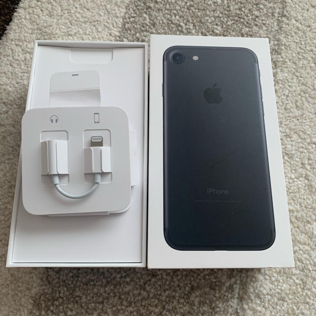 Apple(アップル)のiPhone7箱　一部部品 スマホ/家電/カメラのスマホアクセサリー(iPhoneケース)の商品写真