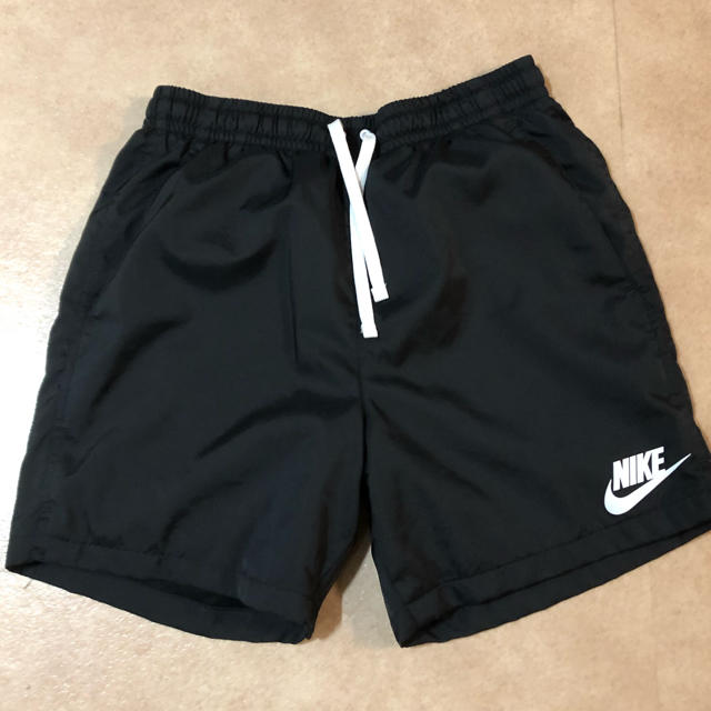 NIKE ショートパンツ　日本未発売