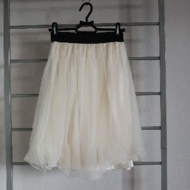 MIIA(ミーア)の買い合わせ歓迎！　MIIA　白のレーススカート レディースのスカート(ひざ丈スカート)の商品写真
